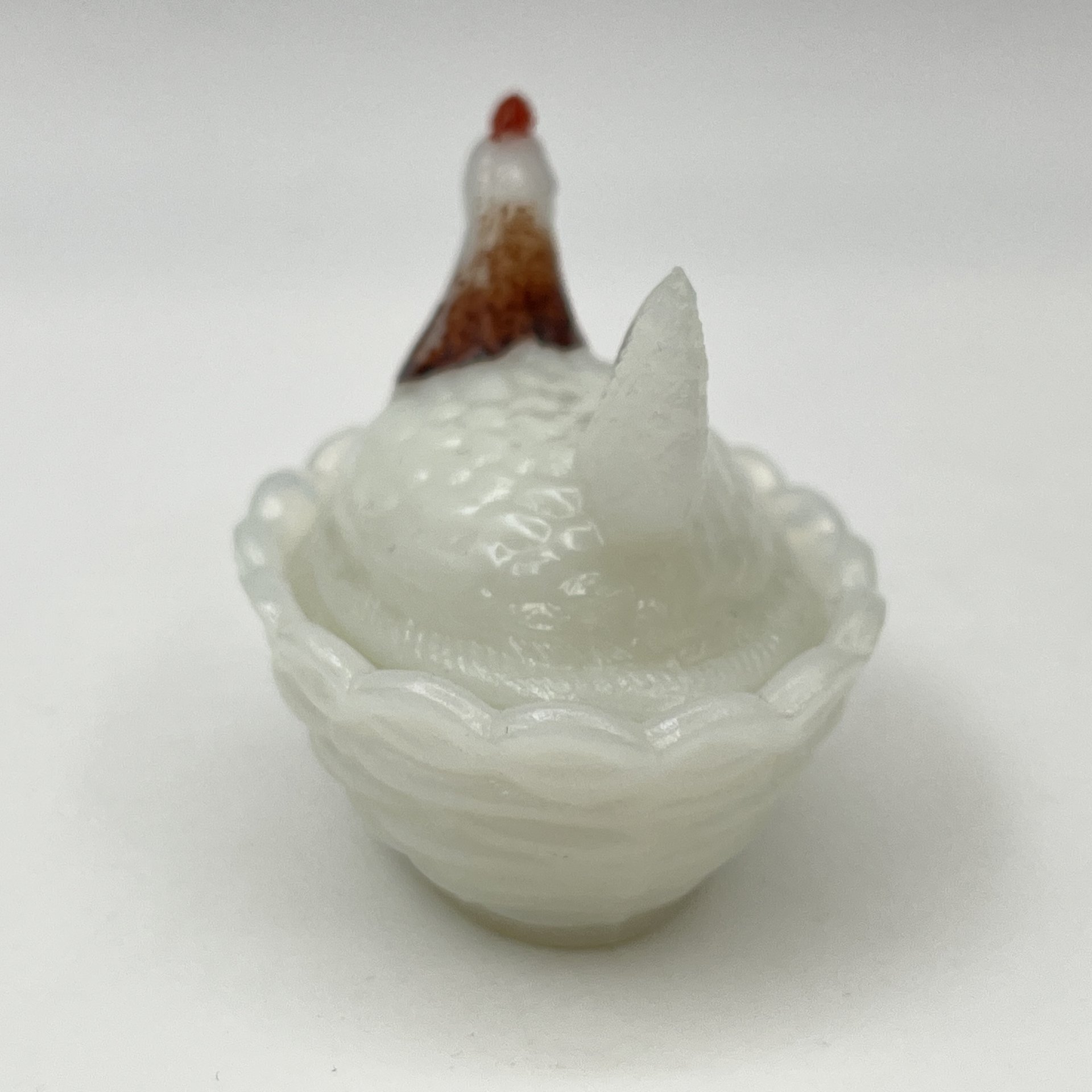 Солонка в форме курицы в гнезде