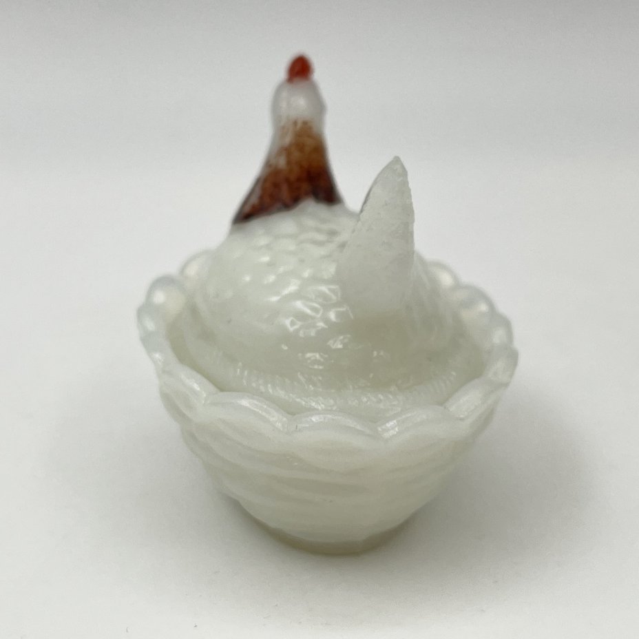 Солонка в форме курицы в гнезде