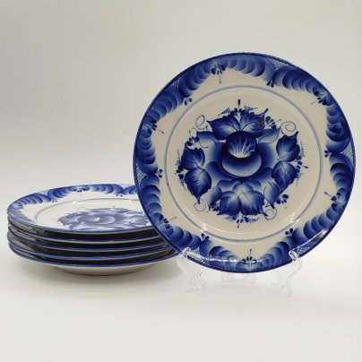 Набор из 6-ти десертных тарелок с цветочным декором, ав. Пятнова, фарфор, роспись, Гжельская фарфоровая мануфактура «Галактика», Российская Федерация, 1991-2015 гг.