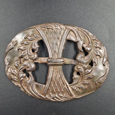 Пряжка женская поясная овальной формы с растительным декором