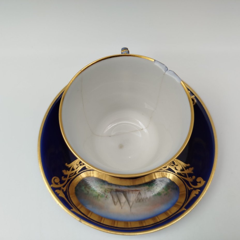 Пара кофейная с батальным сюжетом "Битва при Турине", (выполнена для дворца Тюильри "Chateau des Tuileries"), фарфор, крытье кобальтом, роспись, золочение, Севрская фарфоровая мануфактура (Sevres), Франция, 1844-1846 гг.