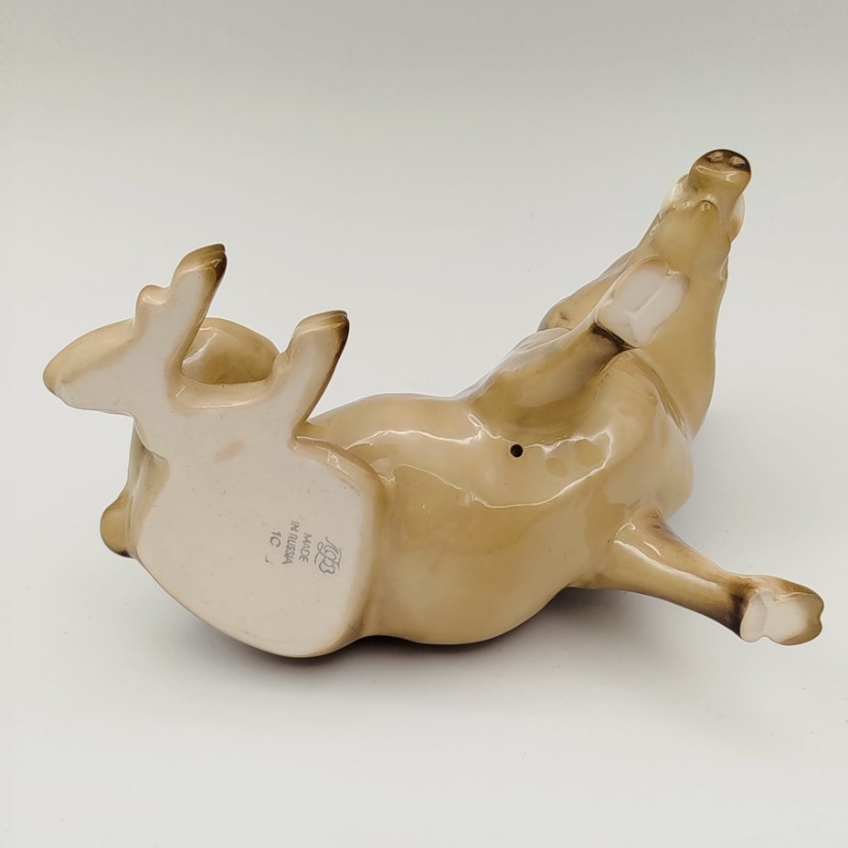 Статуэтка "Вепрь" ("Кабан"), скульптор М.Ю. Никольская, фарфор, роспись, аэрография, Ленинградский фарфоровый завод (ЛФЗ), Российская Федерация, 1991-2005 гг.