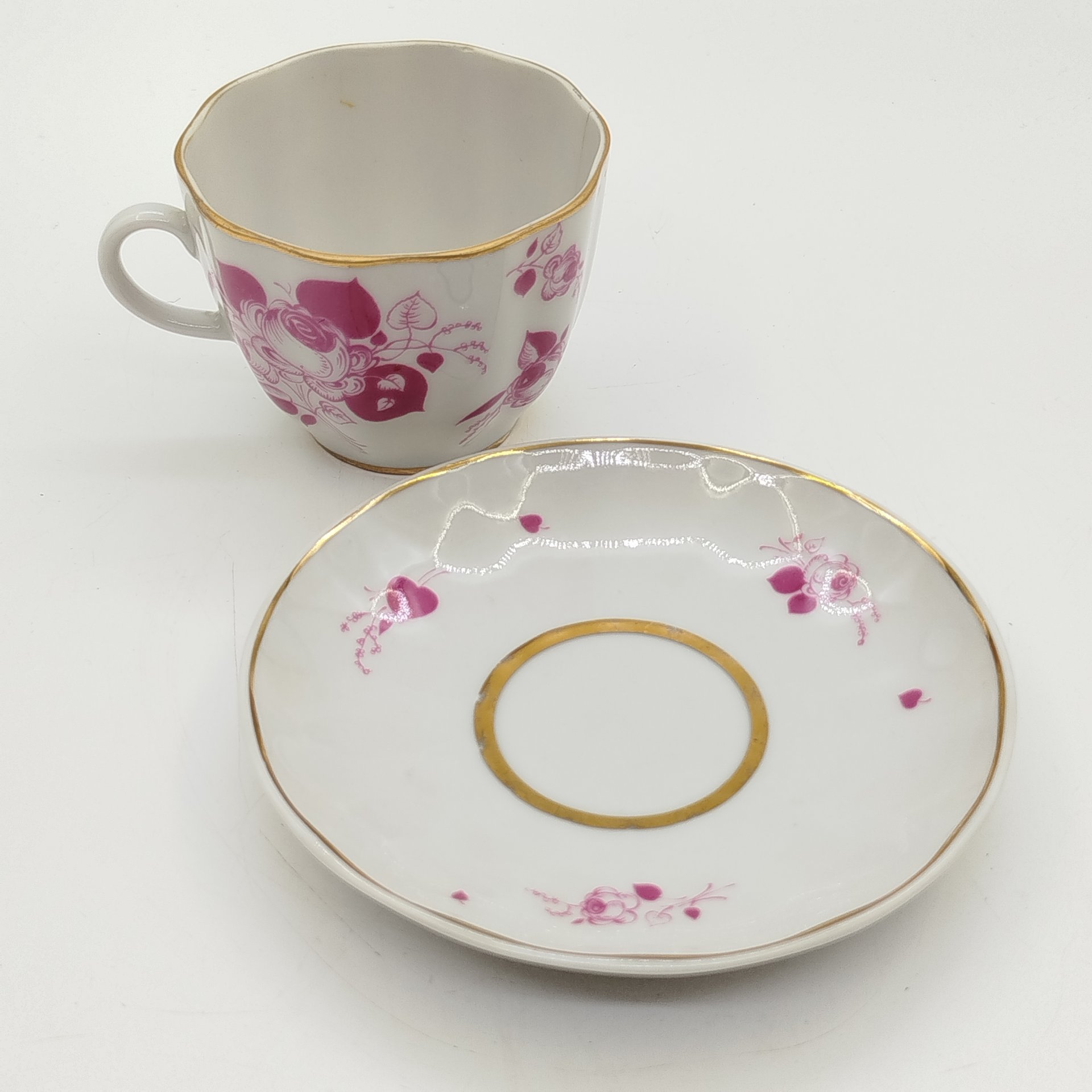 Пара кофейная "Розовые розы", фарфор, деколь, золочение, Ленинградский фарфоровый завод (ЛФЗ), СССР, 1970-1990 гг.