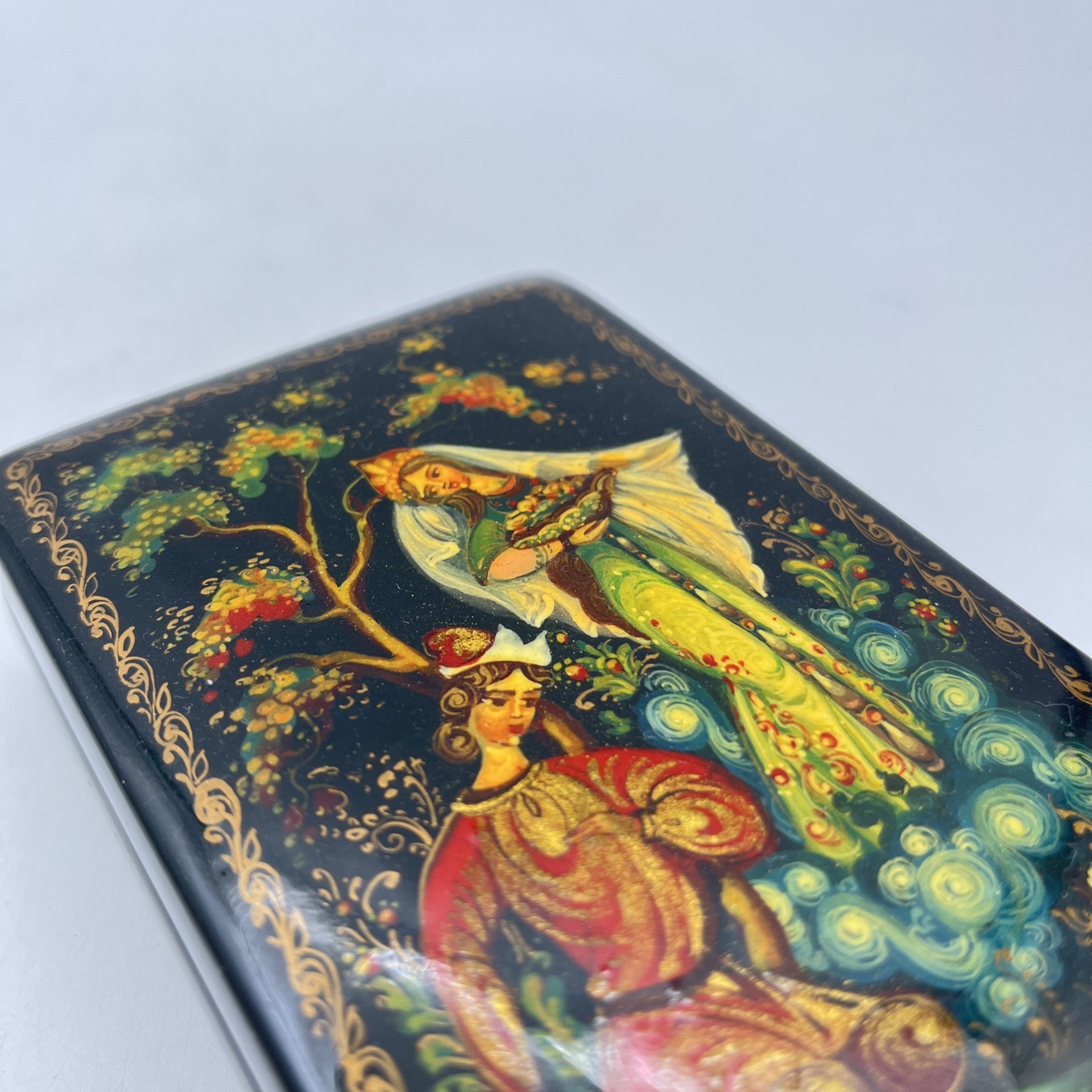 Шкатулка с лаковой миниатюрой "Хозяйка Медной горы", автор А. Петров, папье-маше, темпера, роспись, лак, Холуйская лаковая миниатюра, СССР, 1980-1990 гг.