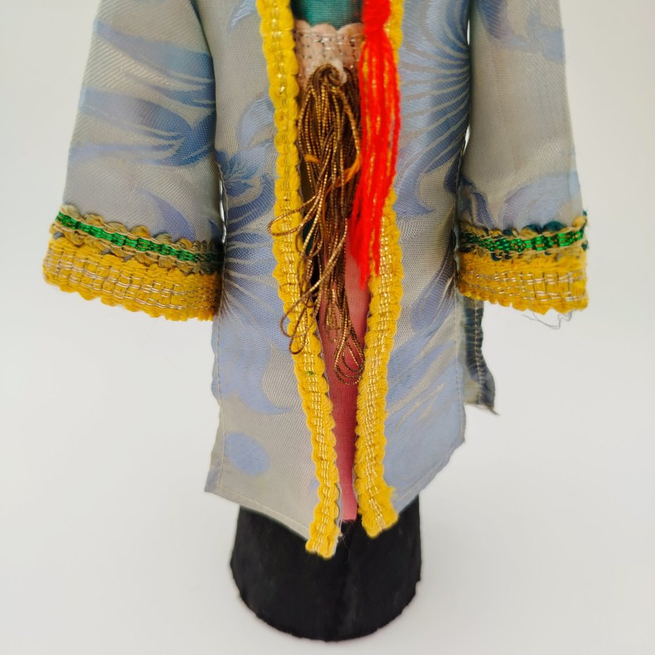 Кукла интерьерная "Девушка в национальном костюме"