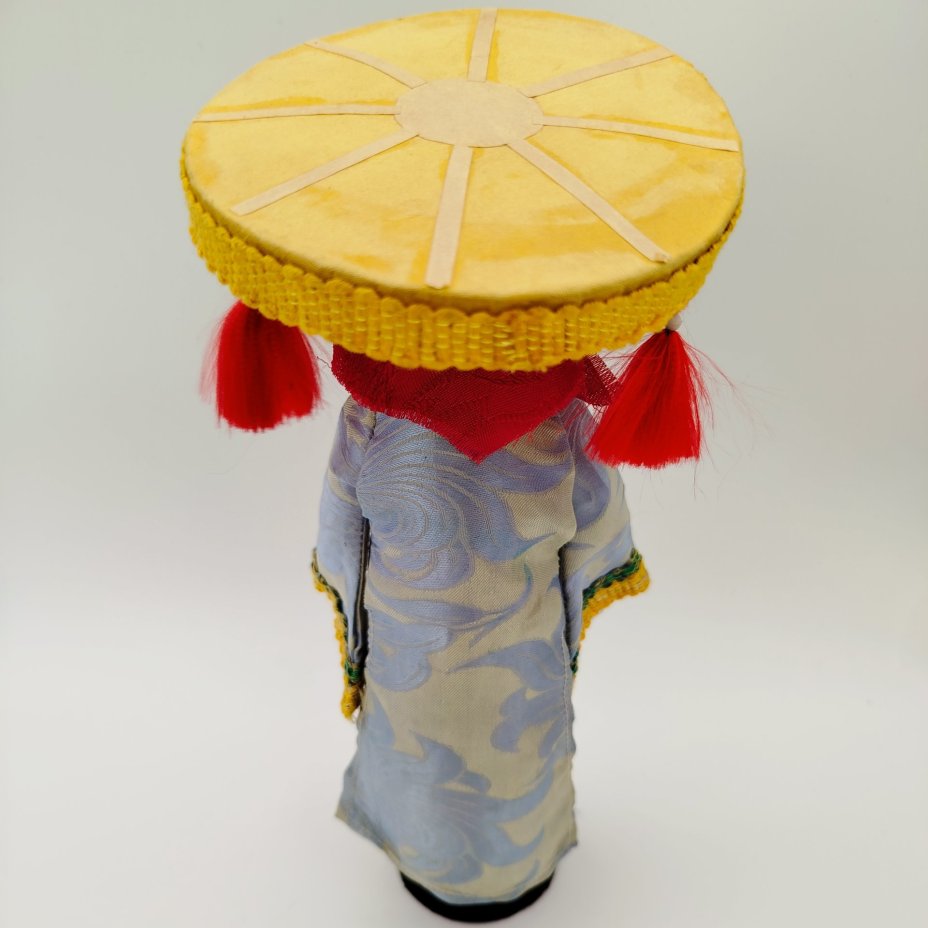 Кукла интерьерная "Девушка в национальном костюме"