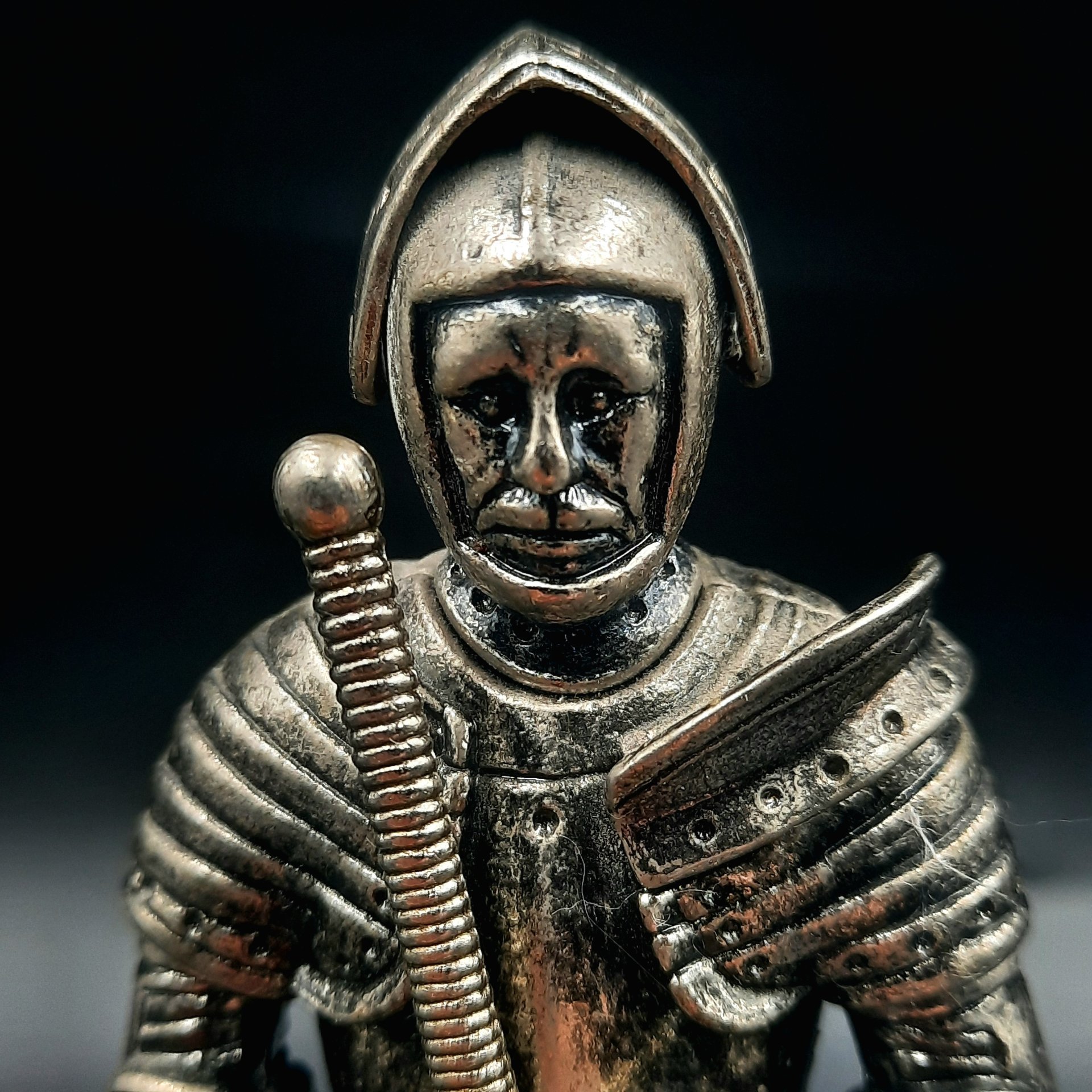 Статуэтка "Король Генрих VIII в доспехах"