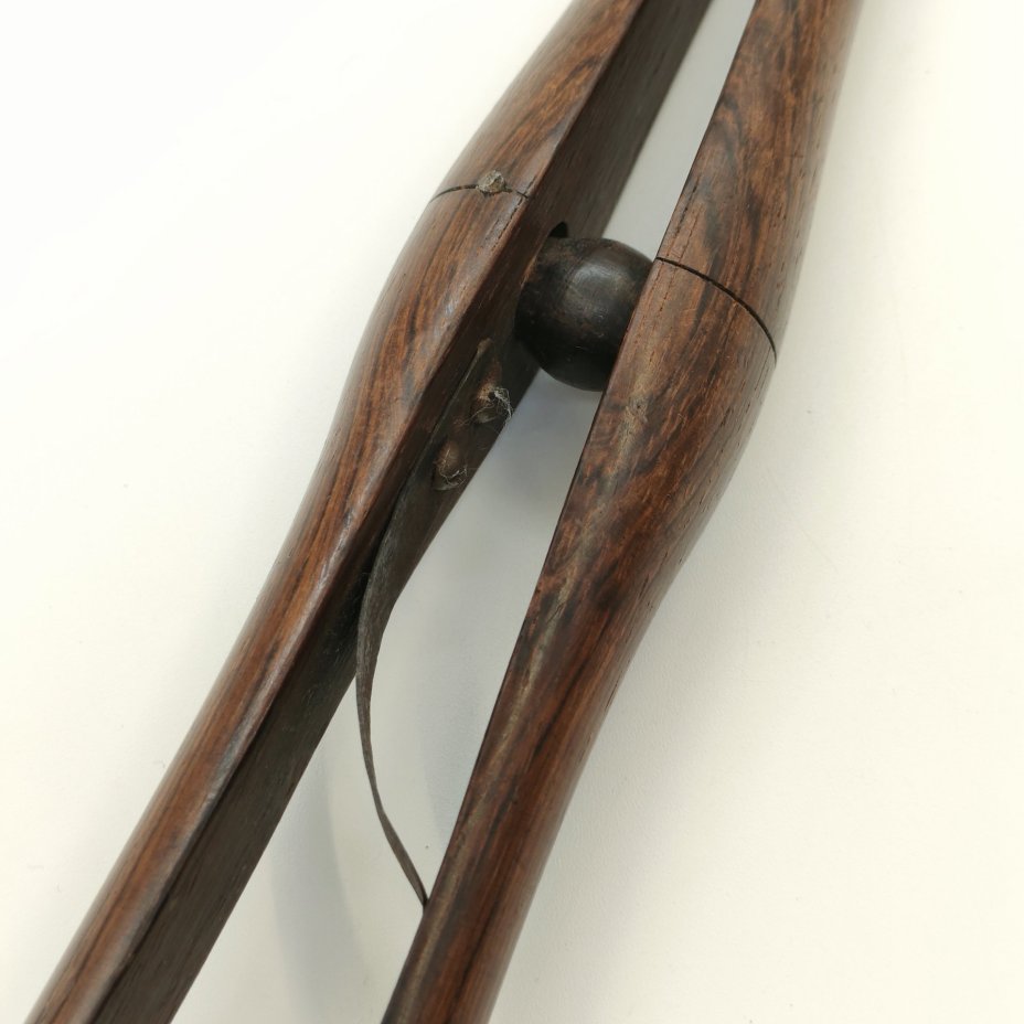 Щипцы для растяжки перчаток (инструмент для изготовления перчаток)