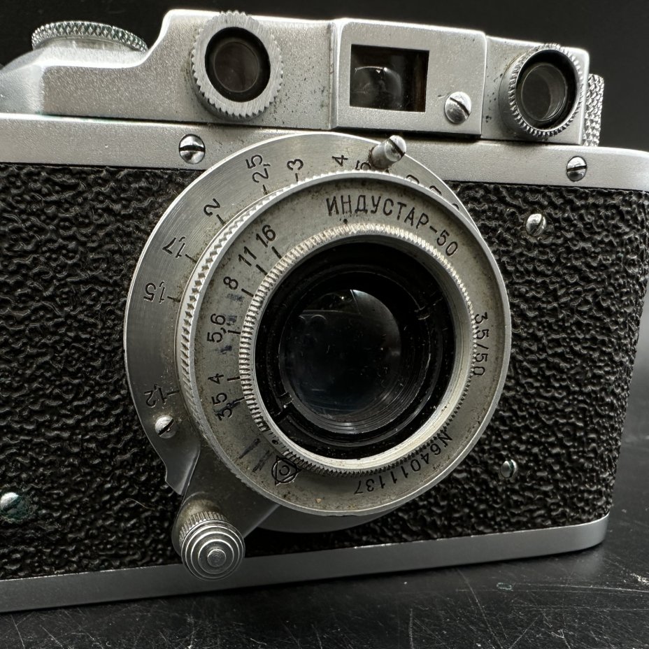 Фотоаппарат (нерабочий) "ФЭД" с объективом "Индустар-50", в кофре, Харьковский машиностроительный завод им. Дзержинского (ФЭД)