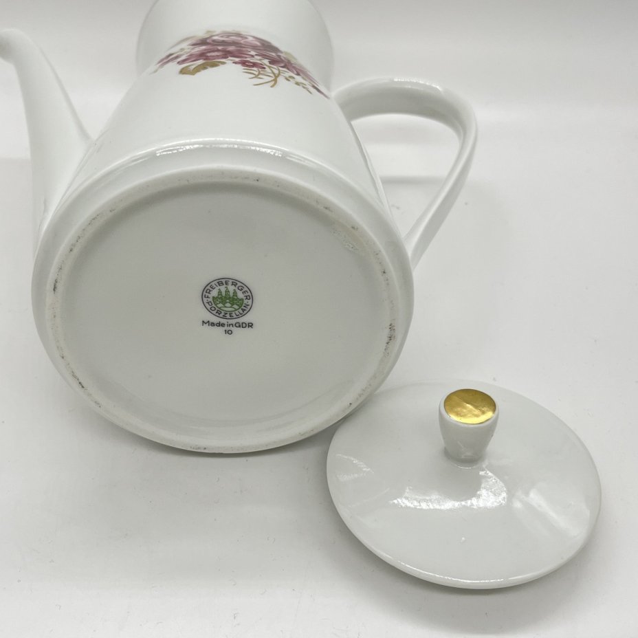 Кофейник с цветочным декором, фарфор, деколь, золочение, Freiberger Porzellan, ГДР, 1970-1990 гг.