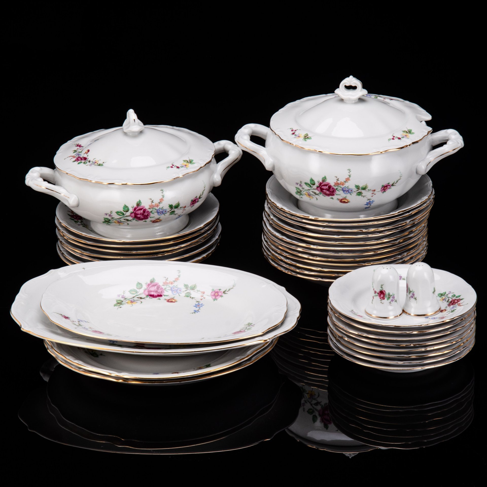 Сервиз столовый с цветочным декором (35 предметов), фарфор, деколь, золочение, Chodziez, Польша, 1960-1990 гг.