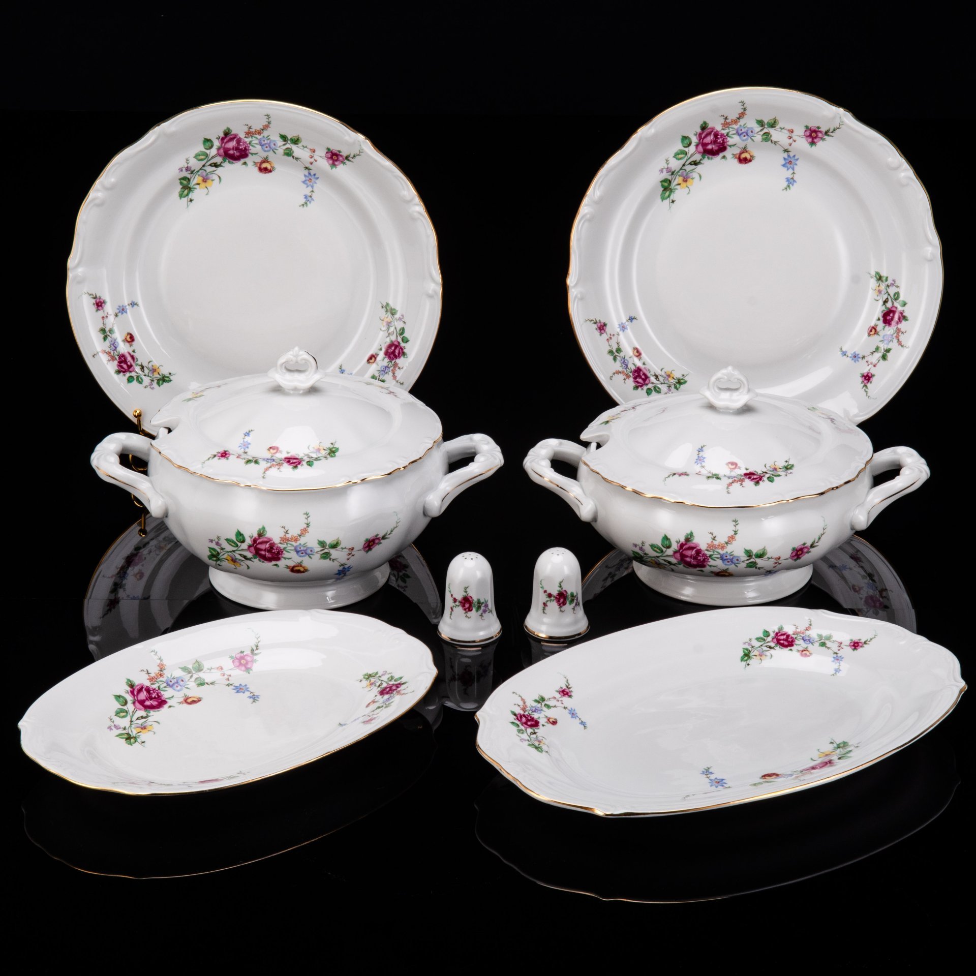 Сервиз столовый с цветочным декором (35 предметов), фарфор, деколь, золочение, Chodziez, Польша, 1960-1990 гг.