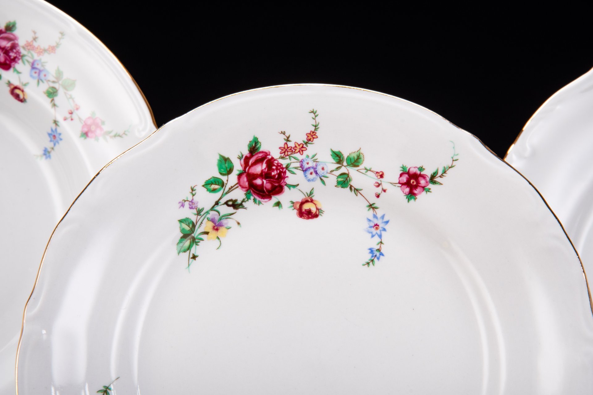 Сервиз столовый с цветочным декором (35 предметов), фарфор, деколь, золочение, Chodziez, Польша, 1960-1990 гг.