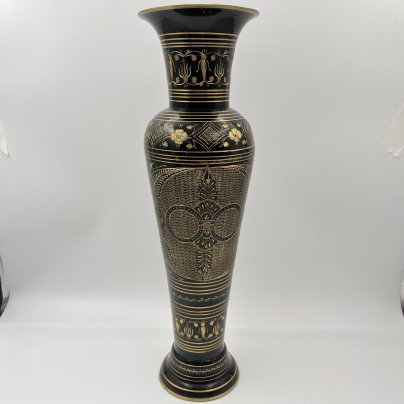 Ваза в восточном стиле (большая), украшенная растительным декором