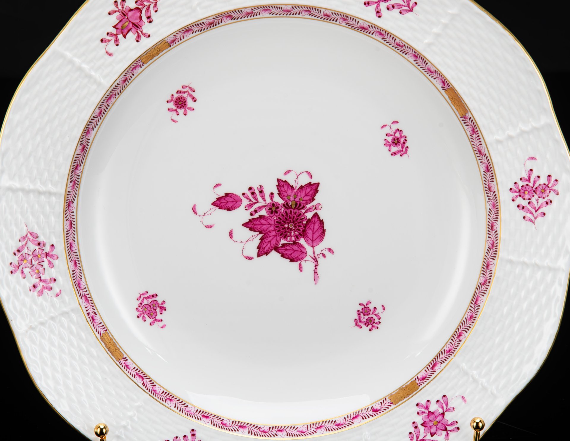 Блюдо сервировочное круглой формы, выполненное в фирменном дизайне "Chinese Bouquet/Apponyi Purpur", Herend (Херенд)