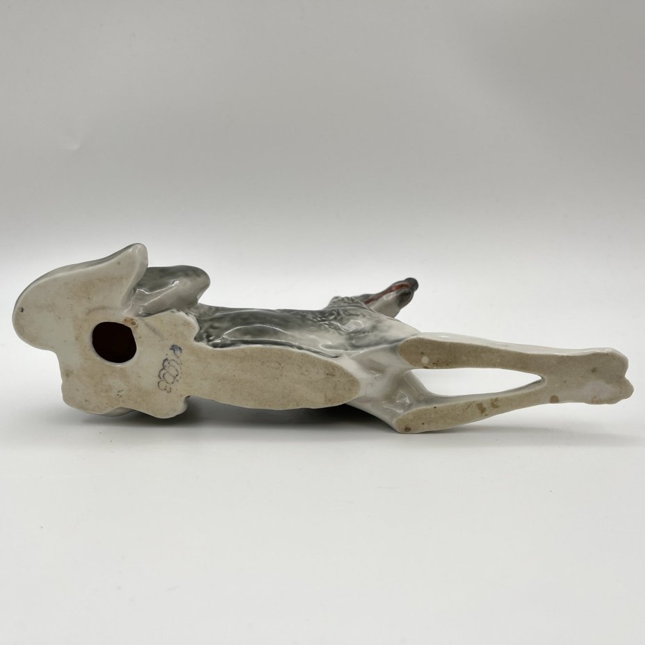 Статуэтка "Немецкая овчарка", автор В.С. Драчинская, фарфор, роспись, Ленинградский фарфоровый завод (ЛФЗ), СССР, 1960-1970 гг.