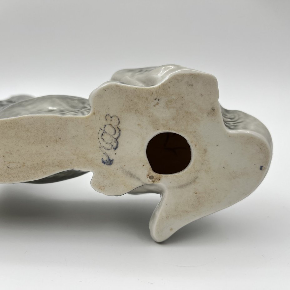 Статуэтка "Немецкая овчарка", автор В.С. Драчинская, фарфор, роспись, Ленинградский фарфоровый завод (ЛФЗ), СССР, 1960-1970 гг.