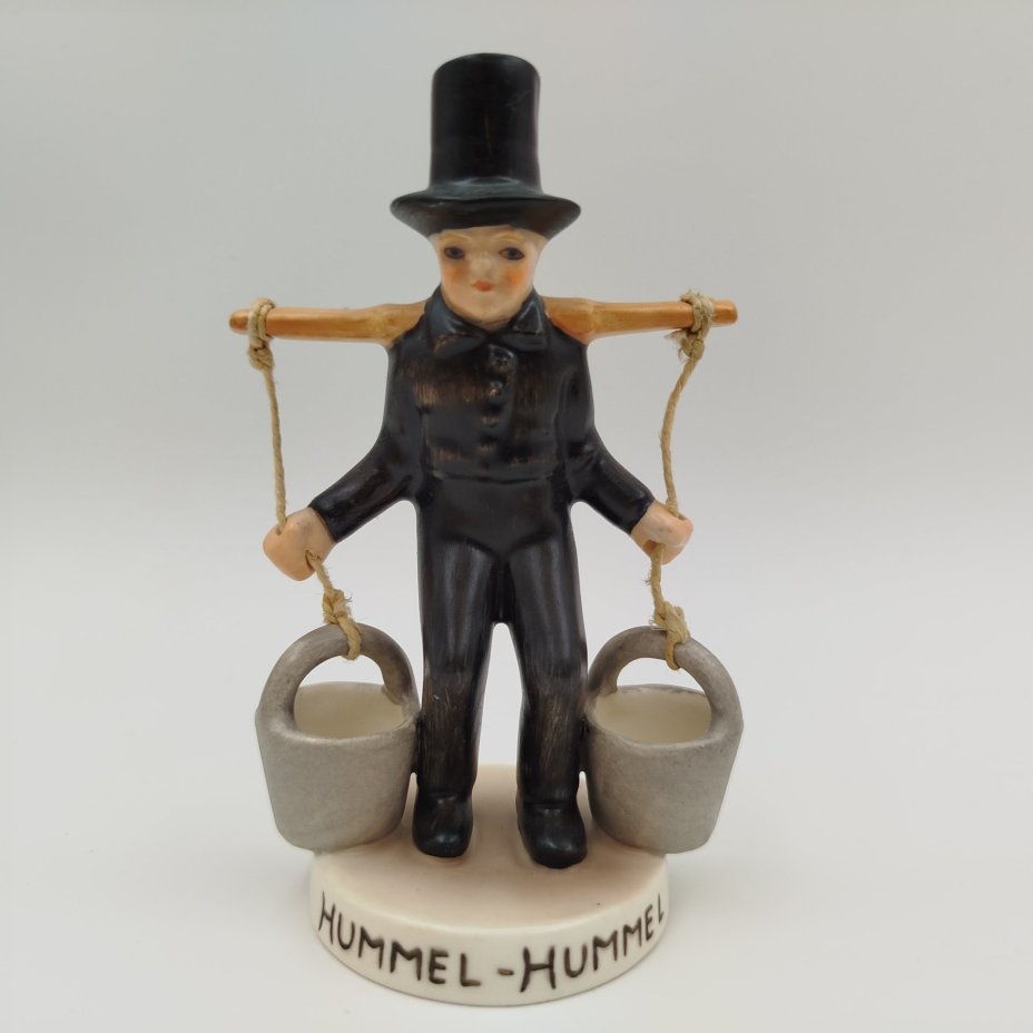 Статуэтка "Водонос ",  M.I. Hummel  Membership, фарфор, роспись, Goebel, Goebel