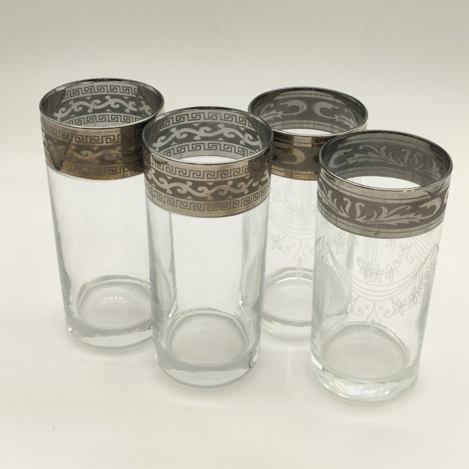 Набор из 4-х стаканов с орнаментальным декором на ободках (в подборе)