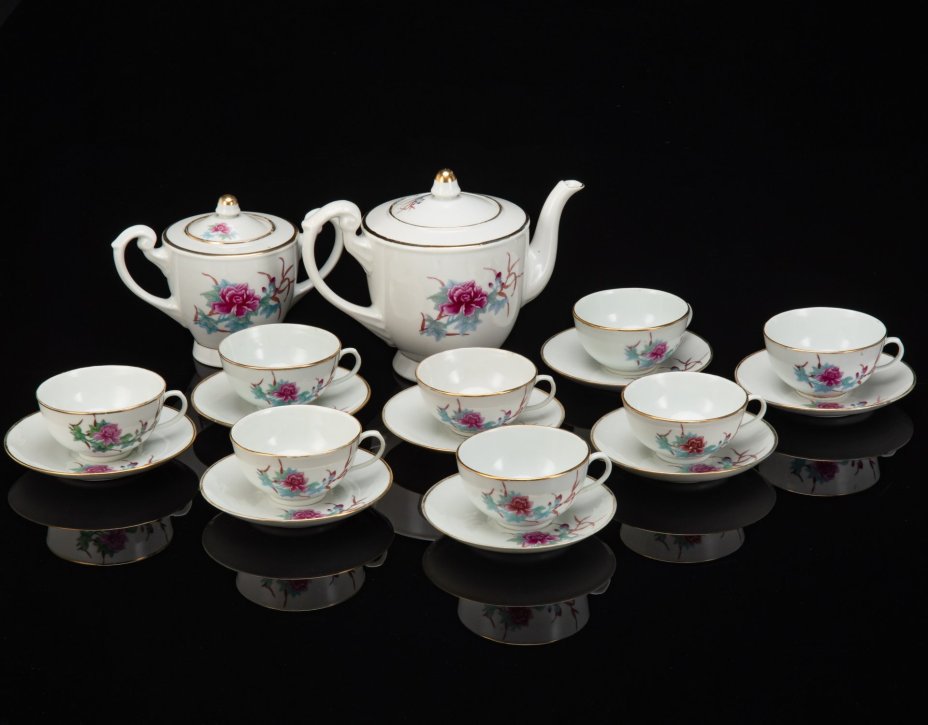 Сервиз чайный с цветочным декором на 8 персон (18 предметов), фарфор, деколь, золочение, Китай, 1960-1980 гг.