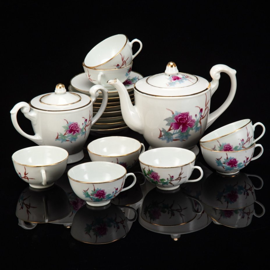 Сервиз чайный с цветочным декором на 8 персон (18 предметов), фарфор, деколь, золочение, Китай, 1960-1980 гг.