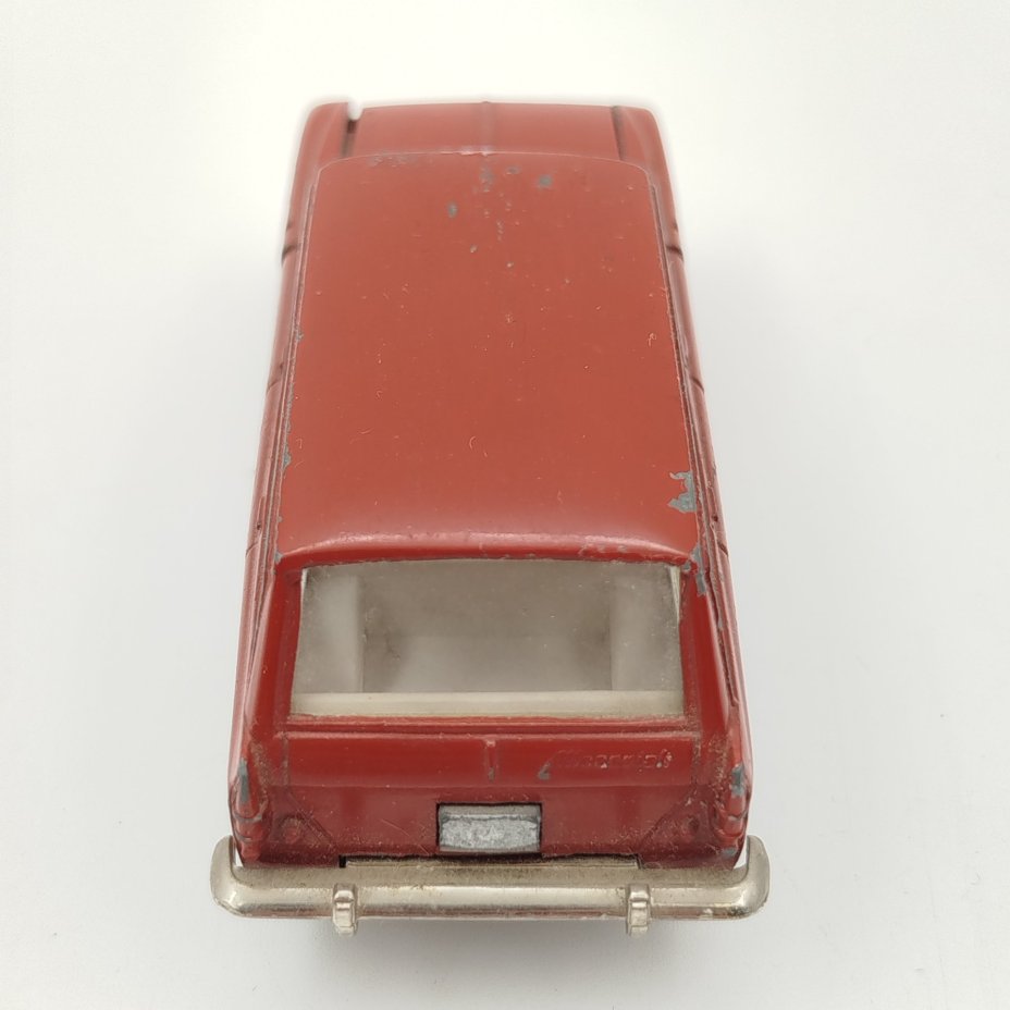 Модель автомобиля "Москвич 427. Модель А4"