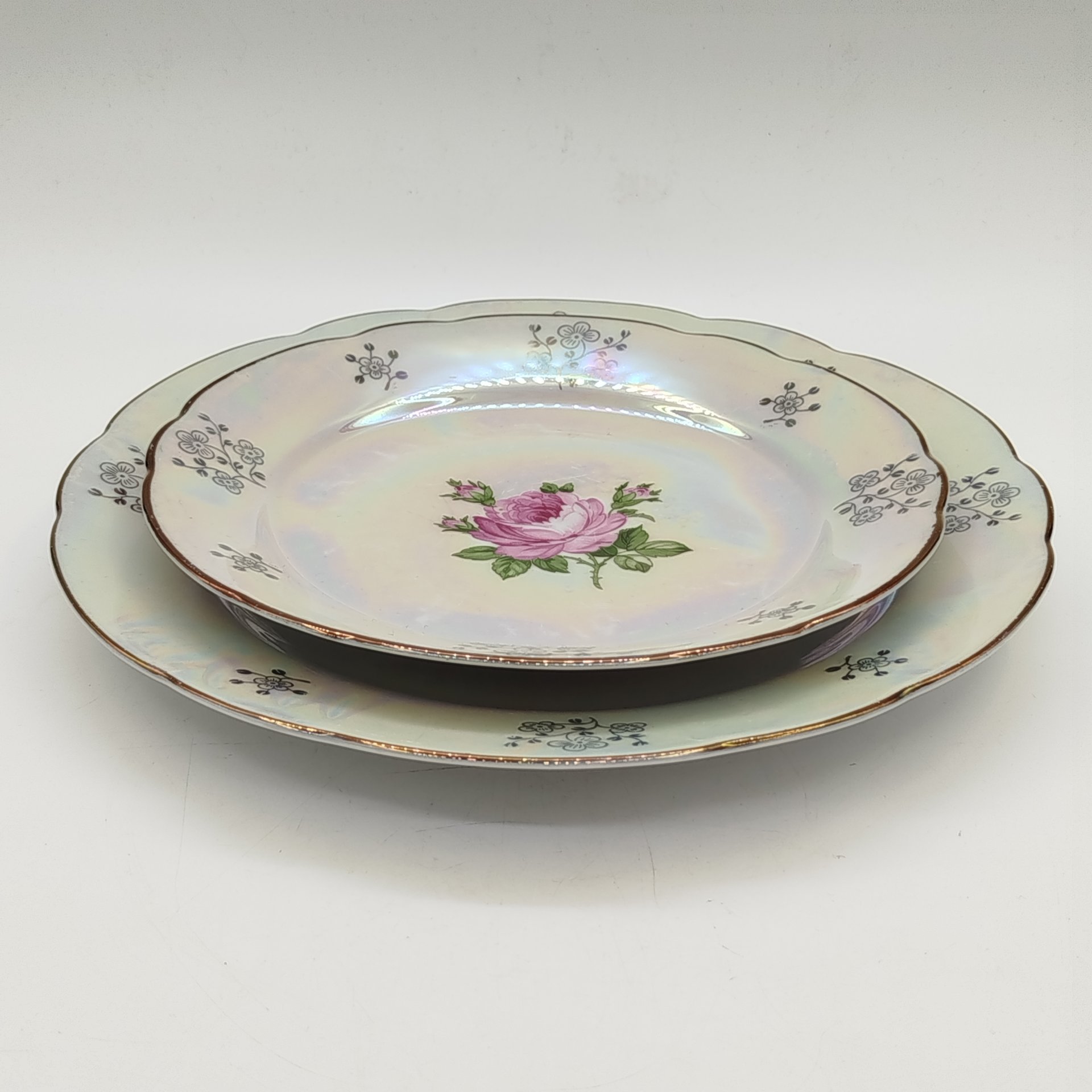 Набор из обеденной и десертной тарелок "Розы", фарфор, люстр, деколь, золочение, Kahla, ГДР, 1960-1990 гг.