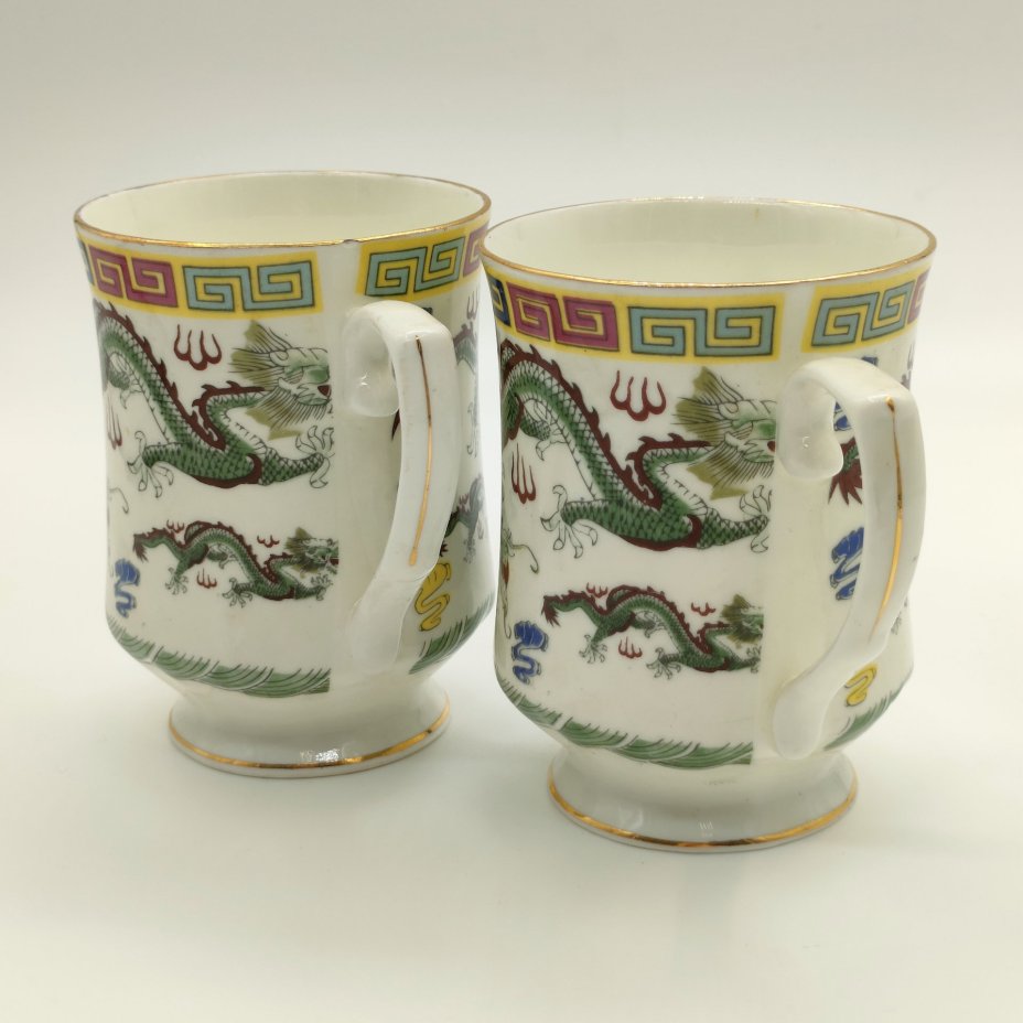 Пара чашек в китайском стиле с изображением драконов, фарфор, деколь, золочение, Hitkari Potteries, Индия, 1980-2000 гг.