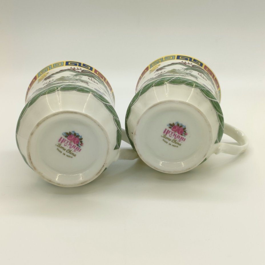 Пара чашек в китайском стиле с изображением драконов, фарфор, деколь, золочение, Hitkari Potteries, Индия, 1980-2000 гг.