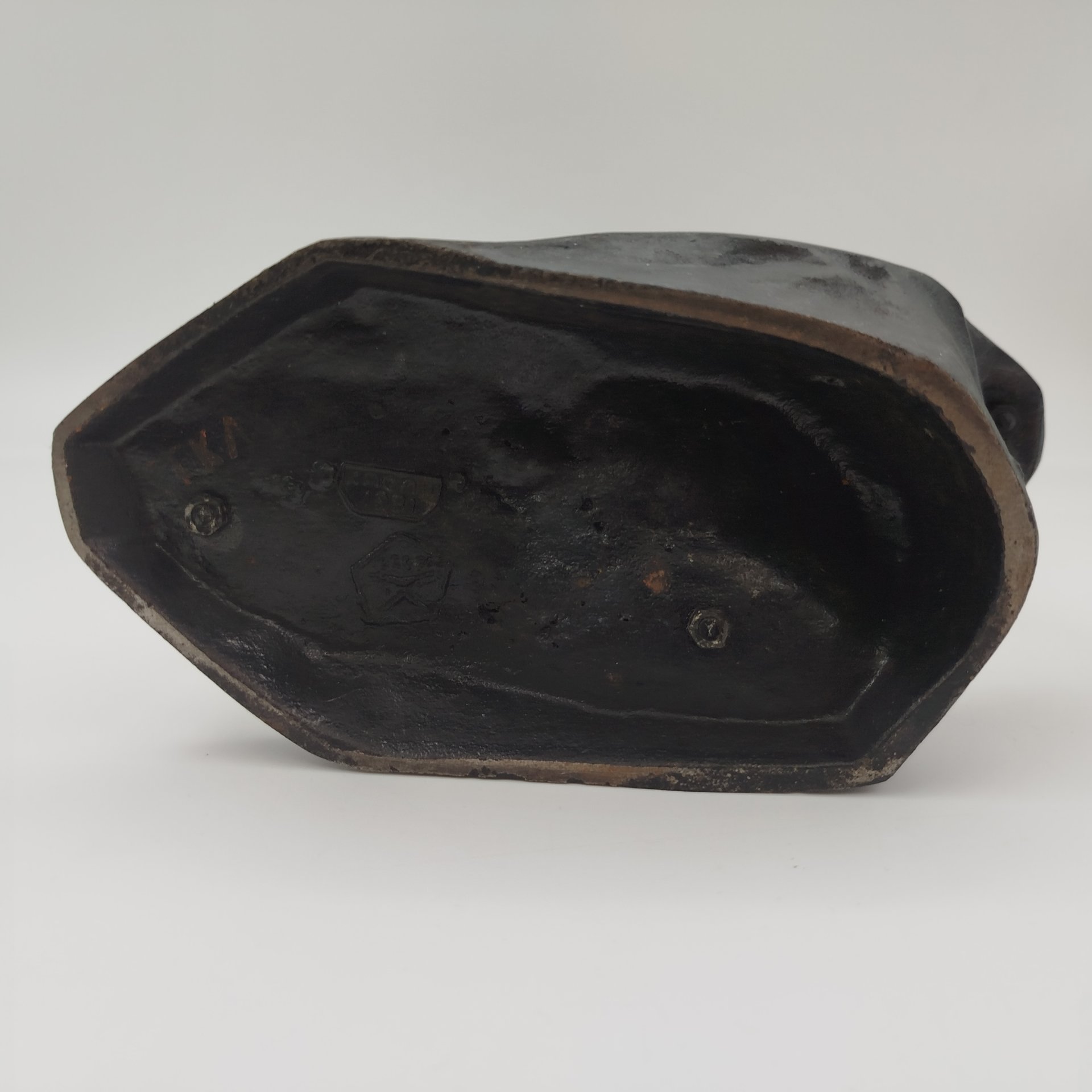 Статуэтка "Горный козёл", чугун, крашение, Каслинский чугунолитейный завод (Касли), СССР, 1981 г.