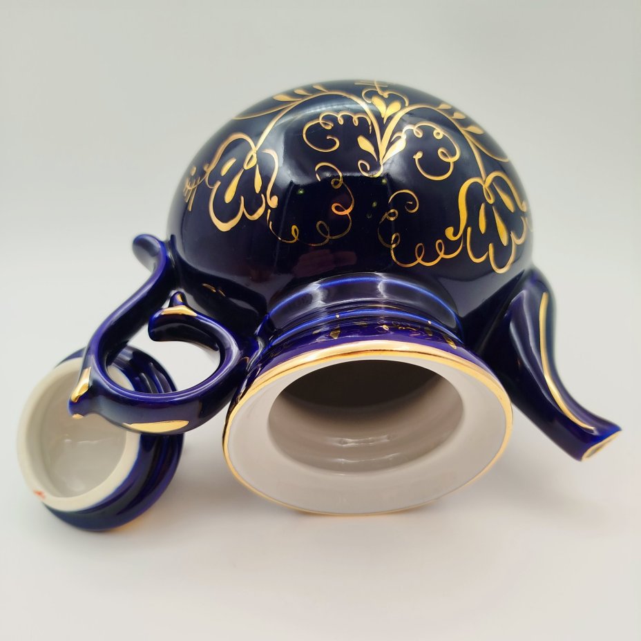 Чайник, фарфор, крытье, золочение, Объединение «Гжель», СССР, 1972-1986 гг.