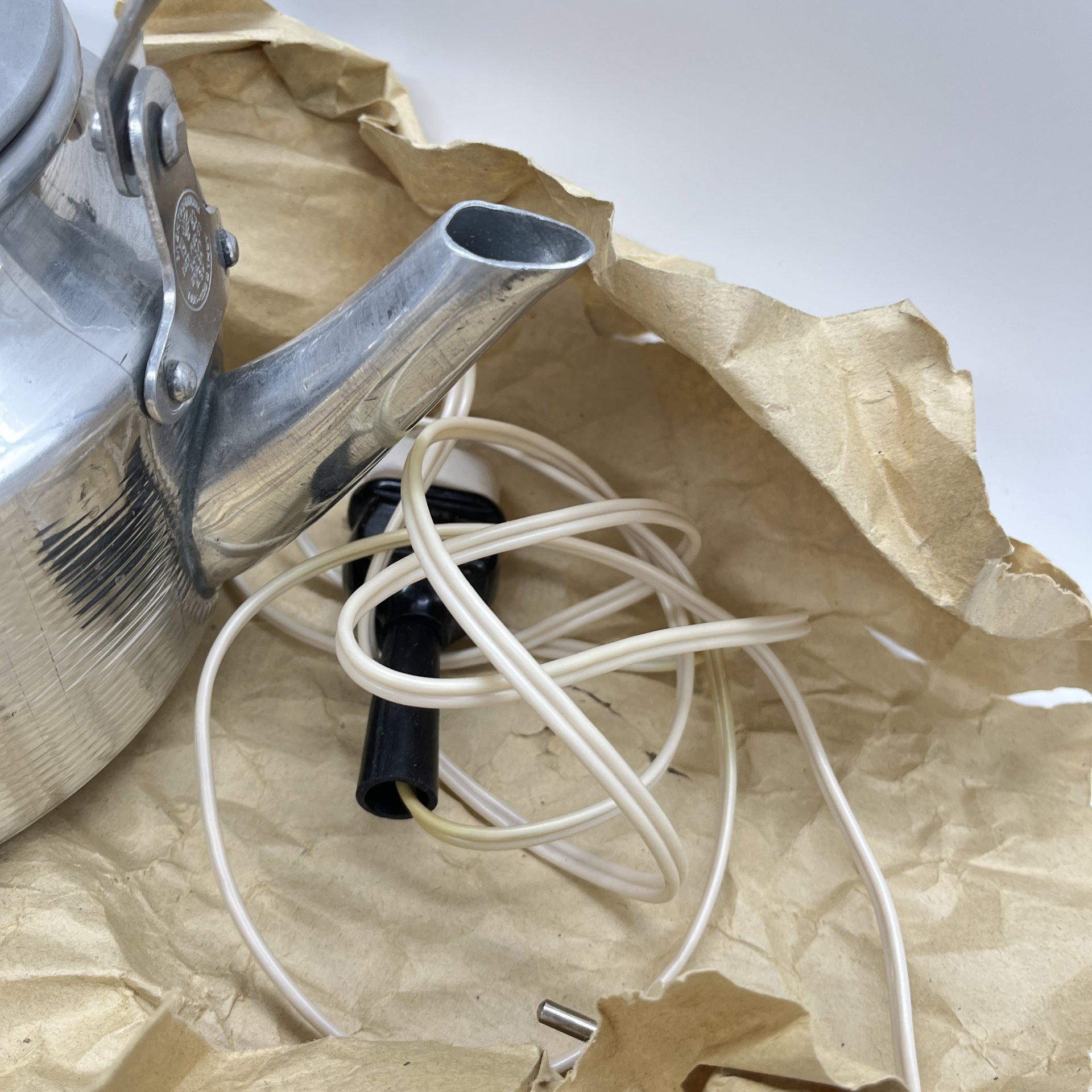 Чайник электрический с инструкцией, металл, пластик, СССР, 1983 г.