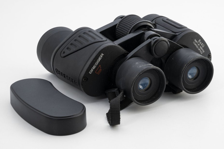 Бинокль  8*40,  366 ft at 1000 yds coated optics, Bresser