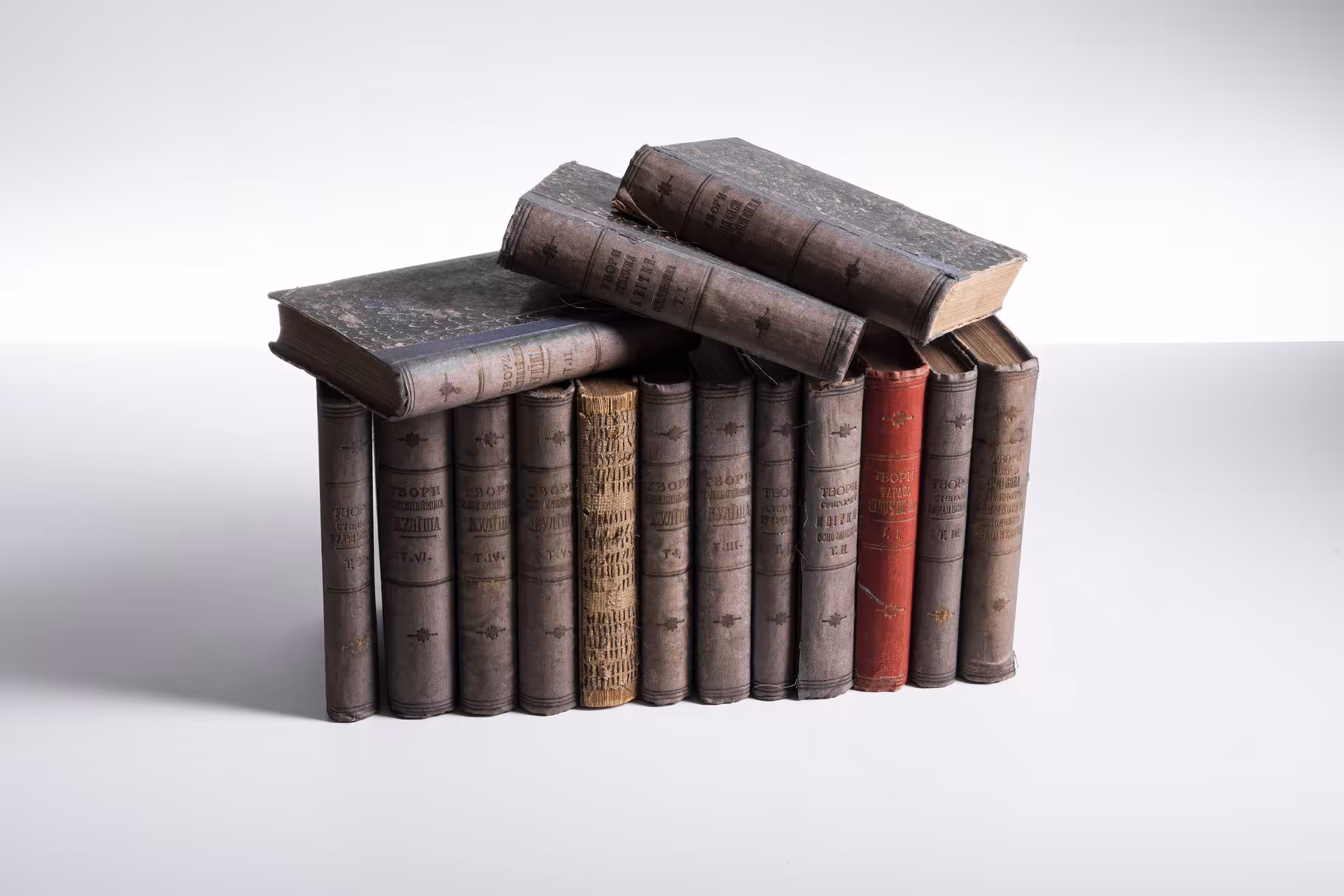 Подборка из 15 книг художественной литературы на украинском языке, бумага, печать, Львов,  1908-1913 гг.