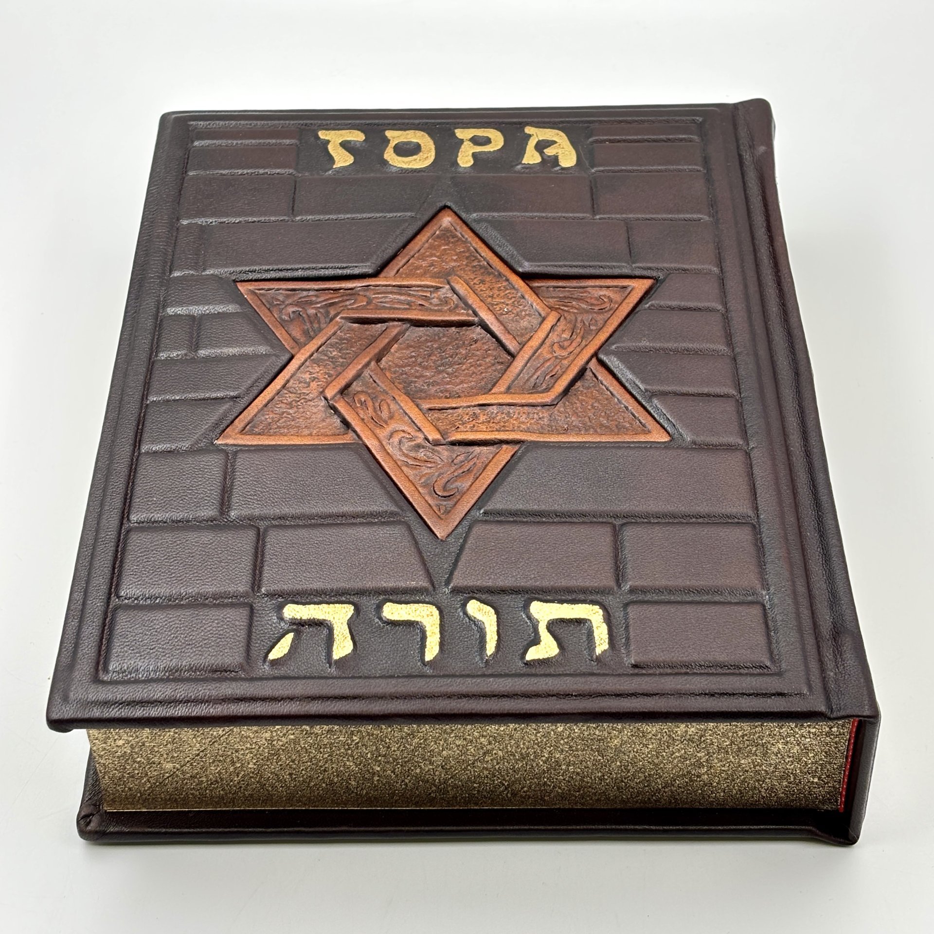 Книга "Тора" подарочное издание, кожаный переплет, авторская ручная работа