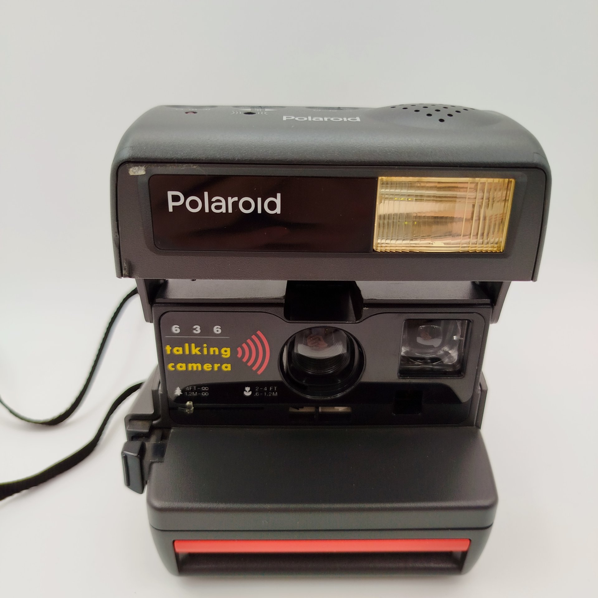 Фотоаппарат мгновенной печати "Polaroid 636 Close Up. Talking Camera" в оригинальной коробке, пластик, стекло, картон, Polaroid, Великобритания, 1990-2000 гг.
