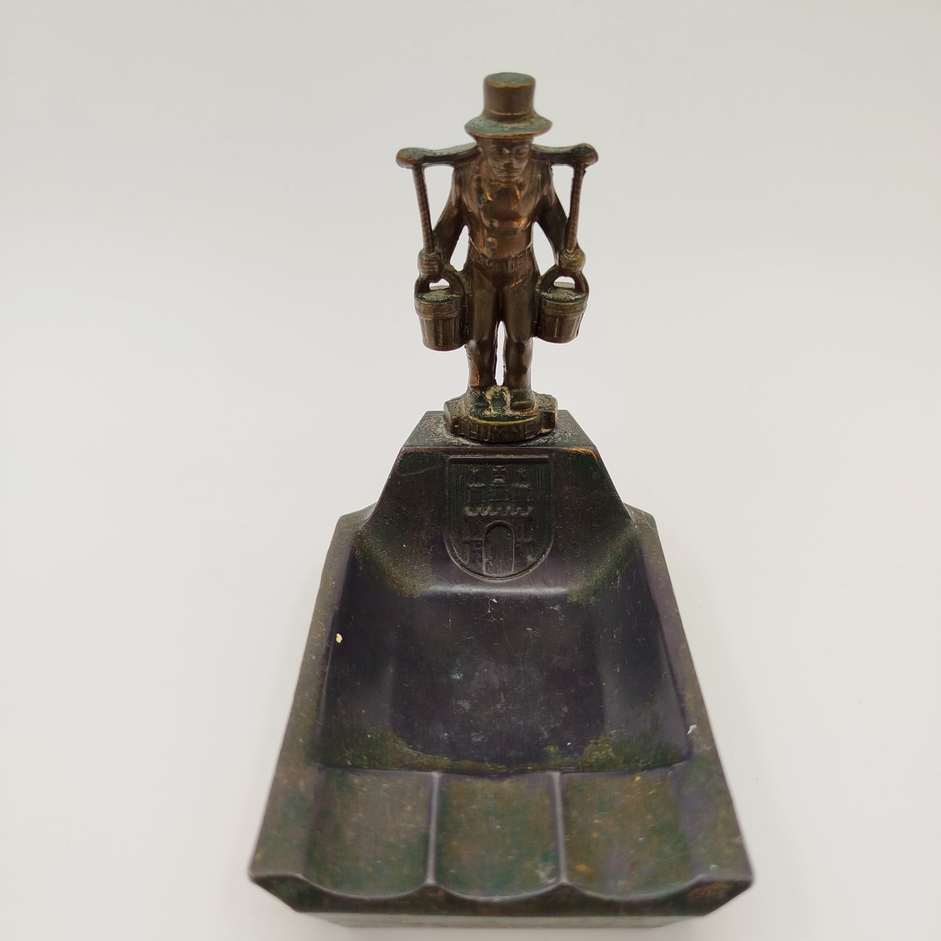 Пепельница со статуэткой "Водонос", металл, крашение, Европа, 1970-2000 гг.