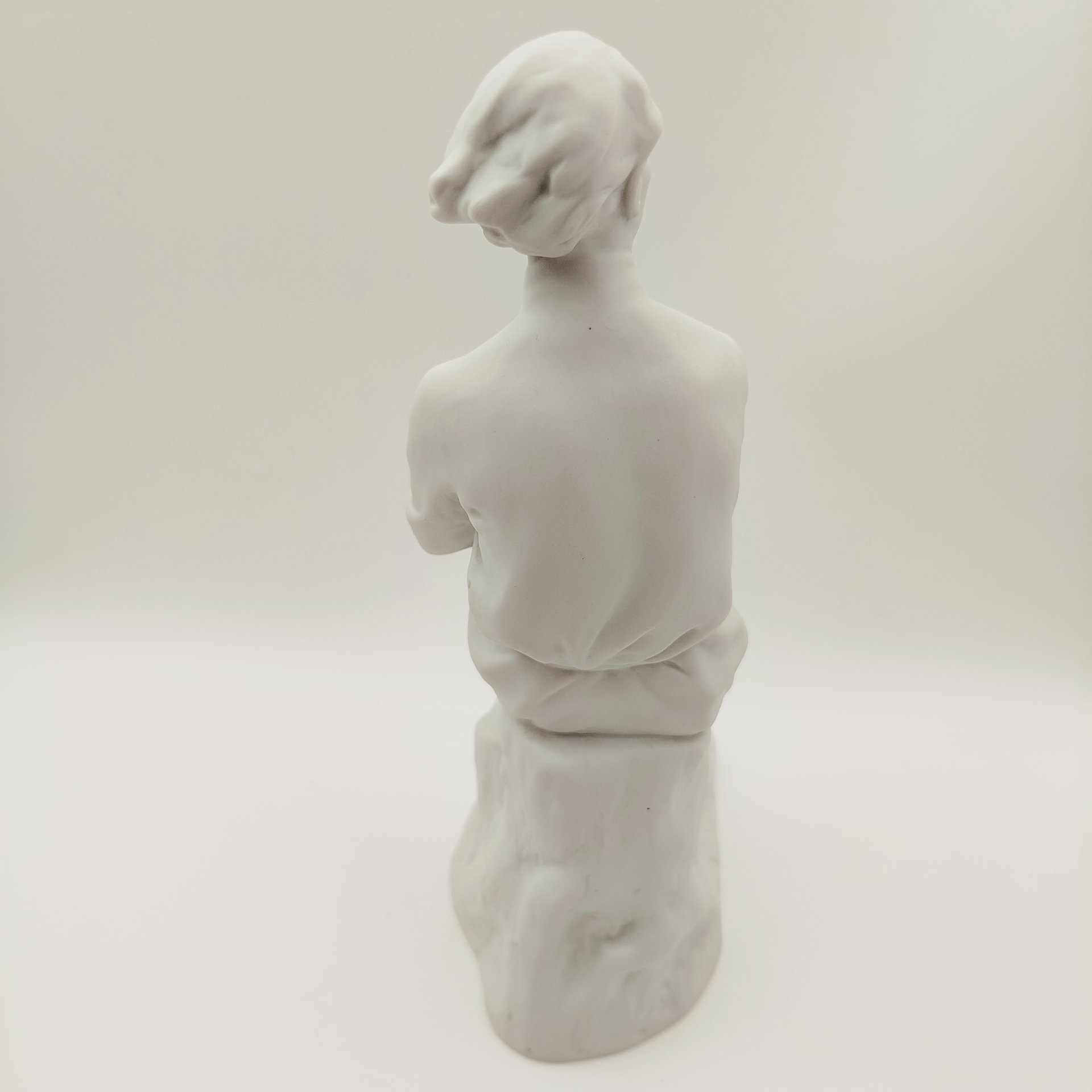 Статуэтка "Максим Горький", автор В.Г. Стамов, фарфор, бисквит, Ленинградский фарфоровый завод (ЛФЗ), СССР, 1960-1970 гг.