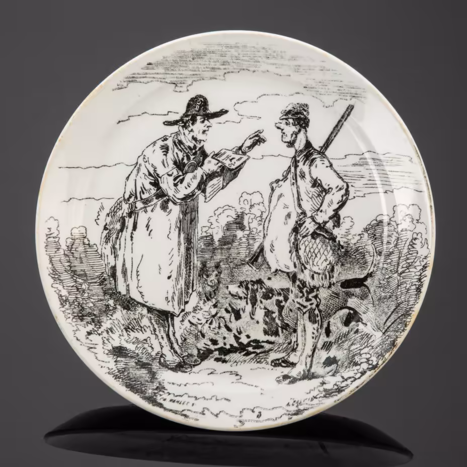 Тарелка декоративная с юмористическим изображением двух охотников, Creil et Montereau