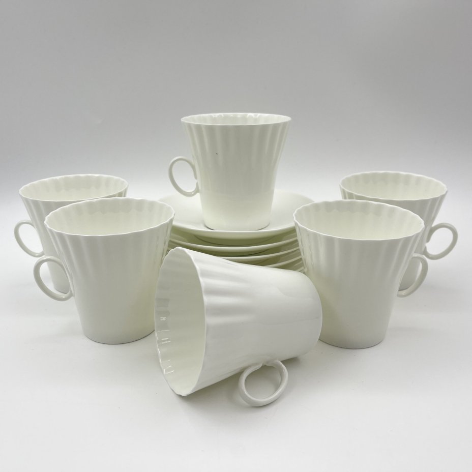Набор из шести кофейных пар формы "Одуванчик", автор формы Гусева Е.В., фарфор, Ленинградский фарфоровый завод (ЛФЗ), СССР, 1970-1990 гг.