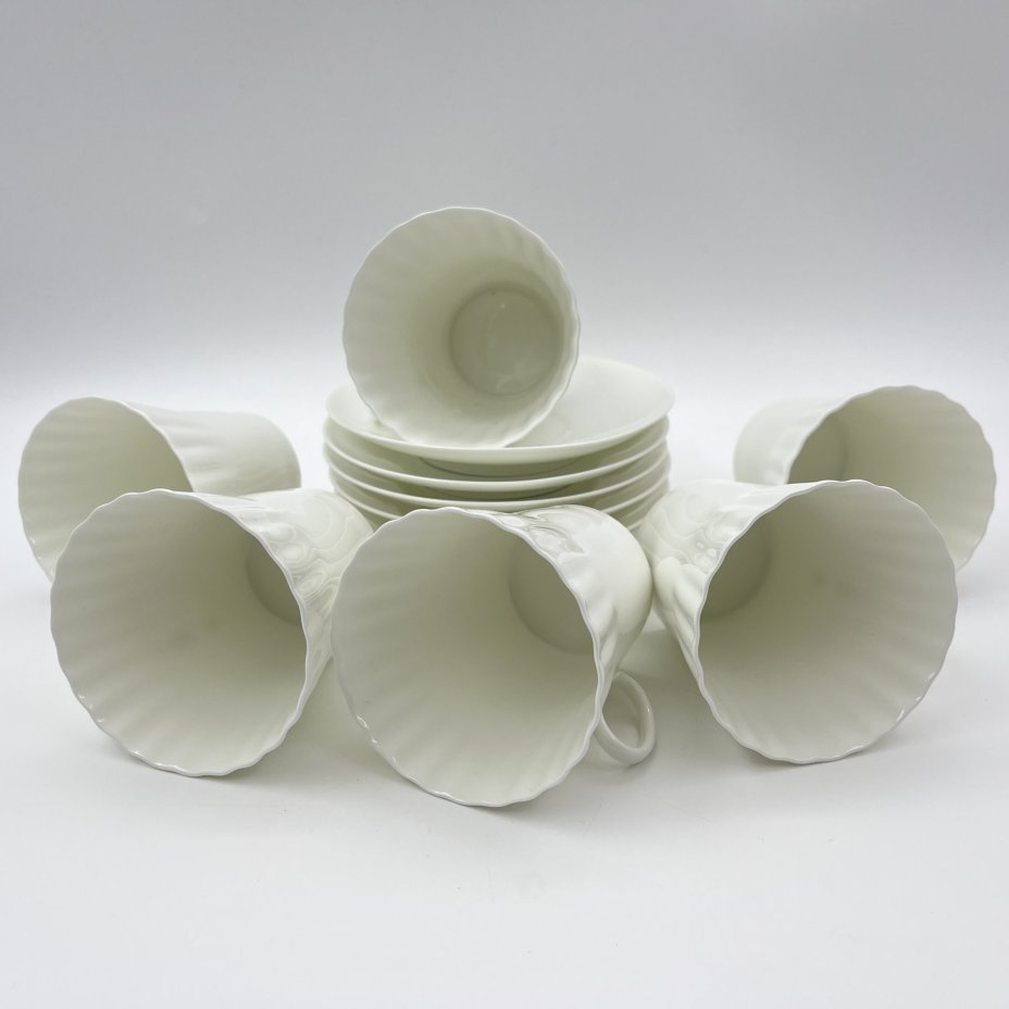 Набор из шести кофейных пар формы "Одуванчик", автор формы Гусева Е.В., фарфор, Ленинградский фарфоровый завод (ЛФЗ), СССР, 1970-1990 гг.