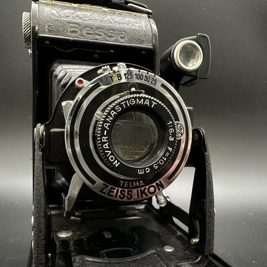 Фотоаппарат винтажный "Voigtlander BESSA" с объективом "Novar-Anastigmat 1:6,3 F=10,5 cm", Voigtlander, металл, стекло, кожа