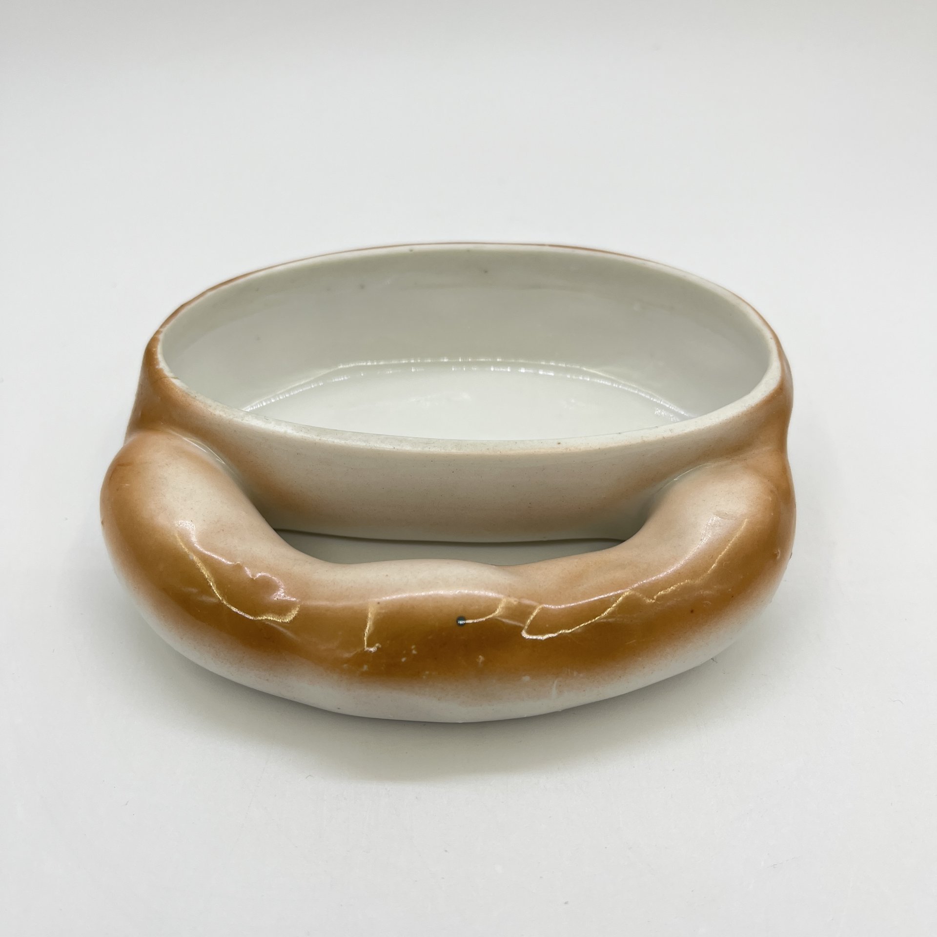 Масленка "Калач" (без крышки), фарфор, Дмитровский фарфоровый завод (ДФЗ Вербилки), СССР, 1946-1950 гг., Дмитровский фарфоровый завод (ДФЗ Вербилки)