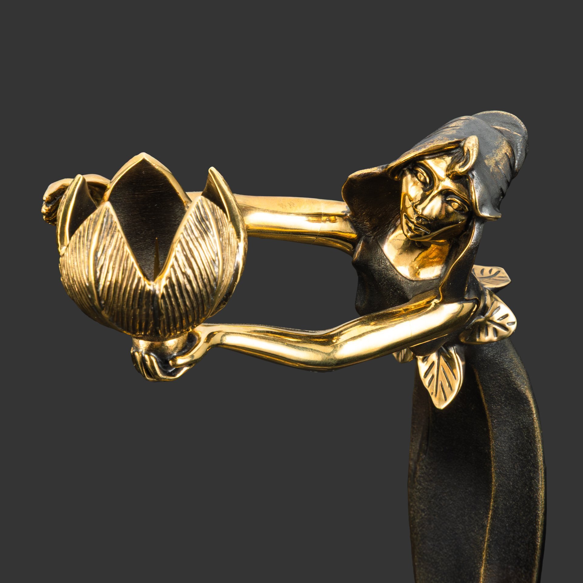 Подсвечник "Дева дарящая цветок" левый