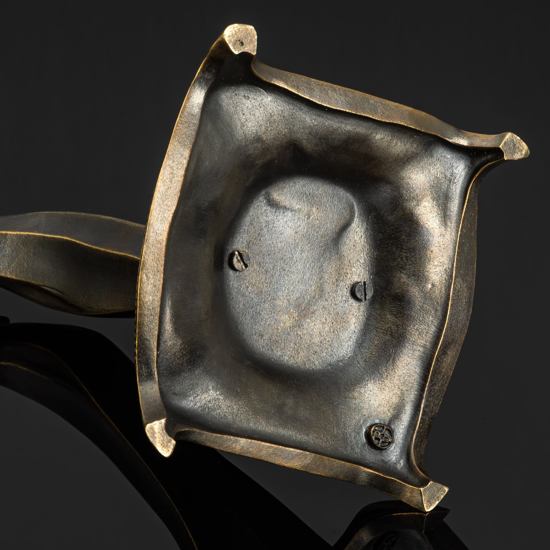 Подсвечник "Дева дарящая цветок" левый