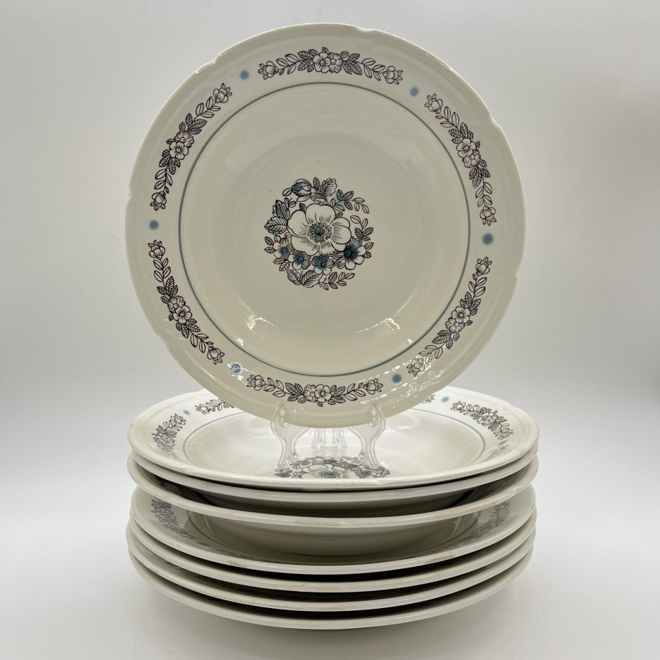 Набор из суповых и обеденных тарелок (8 шт.), в подборе, фаянс, Конаковский фаянсовый завод им. М.И. Калинина (ЗиК Конаково), СССР, 1974-1991 гг.