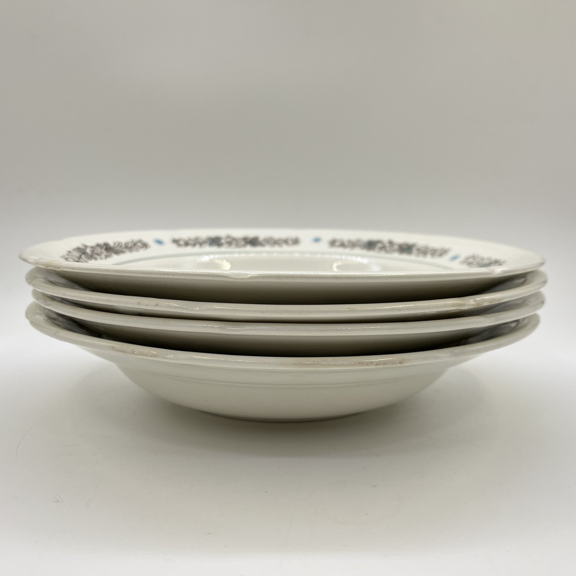 Набор из суповых и обеденных тарелок (8 шт.), в подборе, фаянс, Конаковский фаянсовый завод им. М.И. Калинина (ЗиК Конаково), СССР, 1974-1991 гг.