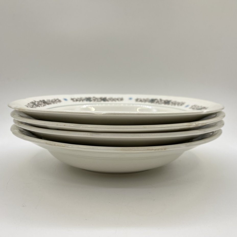 Набор из суповых и обеденных тарелок (8 шт.), в подборе, фаянс, Конаковский фаянсовый завод им. М.И. Калинина (ЗиК Конаково), СССР, 1974-1991 гг.