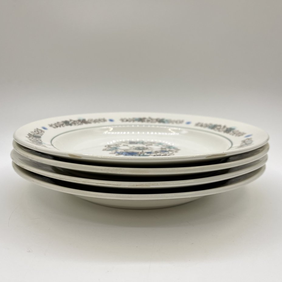 Набор из суповых и обеденных тарелок (8 шт.), в подборе, фаянс, Конаковский фаянсовый завод им. М.И. Калинина (ЗиК Конаково), СССР, 1974-1991 гг.