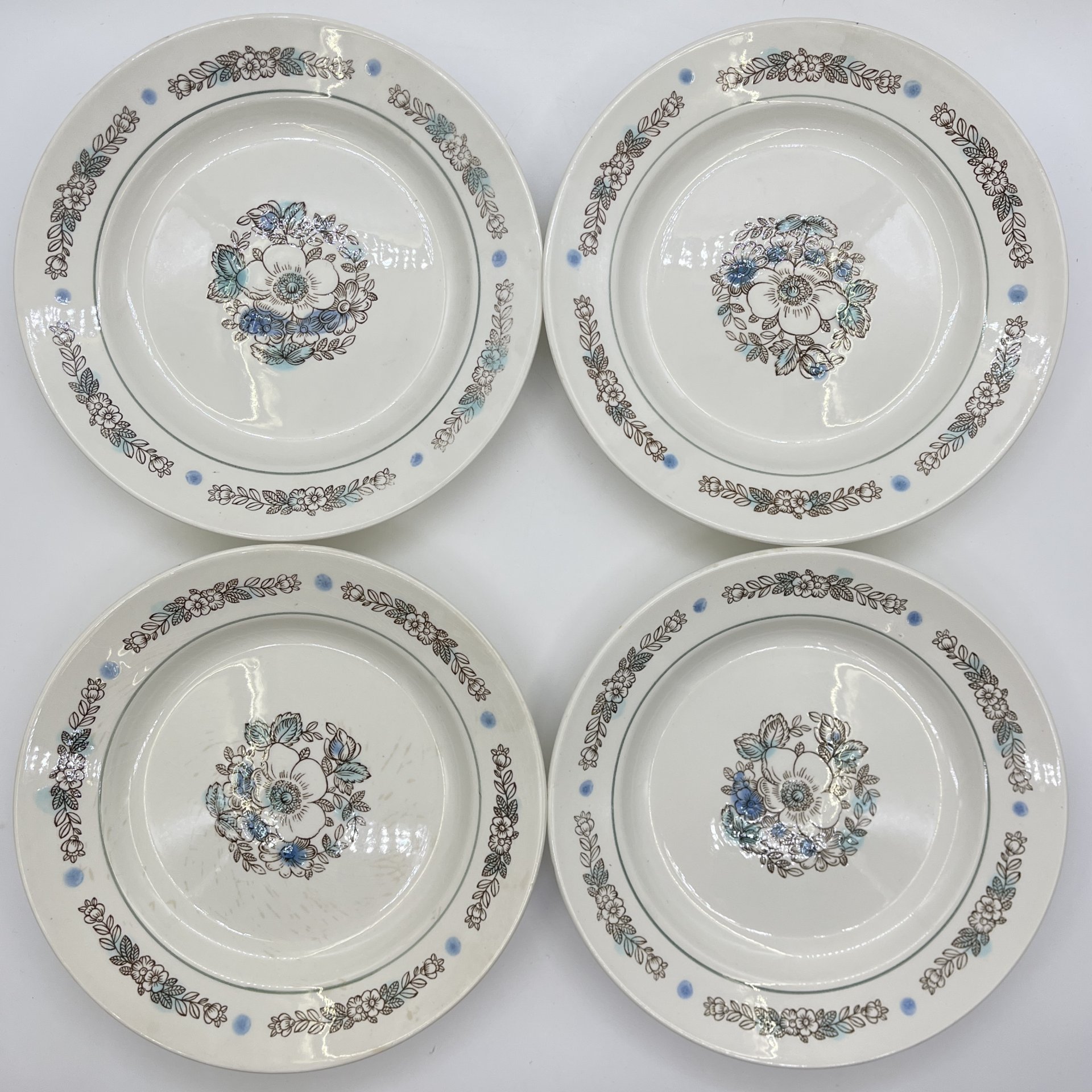 Набор из суповых и обеденных тарелок (8 шт.), в подборе, фаянс, Конаковский фаянсовый завод им. М.И. Калинина (ЗиК Конаково), СССР, 1974-1991 гг.